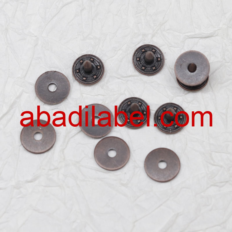 Rivet bolong kuningan